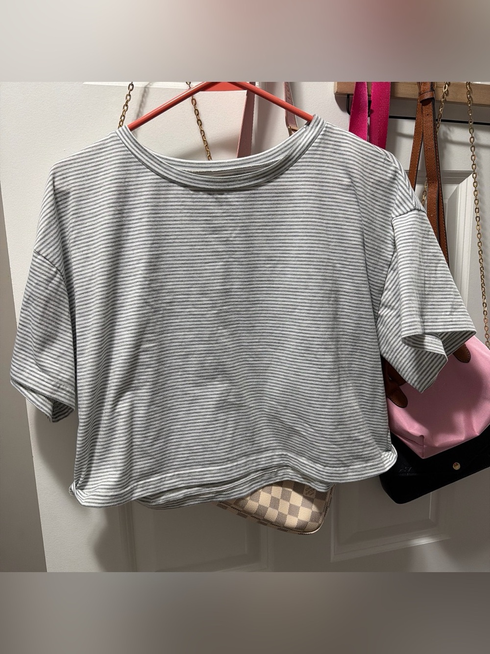 Amazon Striped Short-Sleeve Crop Top - Gray & White
